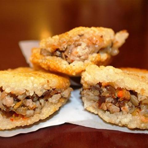 Cách làm xôi chiên kẹp thịt rau củ