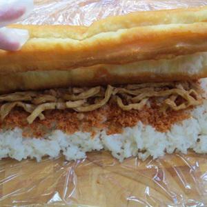 Cách làm xôi cuộn chà bông và bánh quẩy