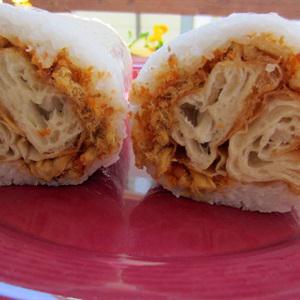 Cách làm xôi cuộn chà bông và bánh quẩy