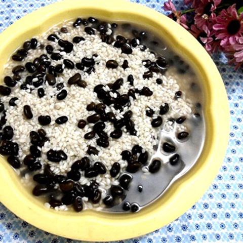 Cách làm xôi đậu đen dừa nạo