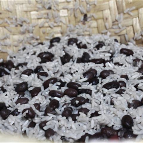 Cách làm xôi đậu đen