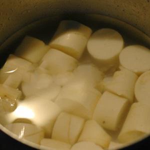 Cách làm xôi khoai mì lạp xưởng