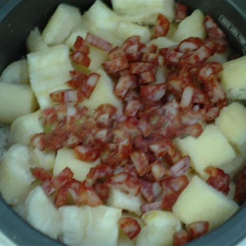 Cách làm xôi khoai mì lạp xưởng