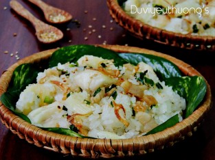 Xôi khoai mì (sắn) muối mè