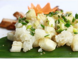 Xôi khoai mì thịt nướng