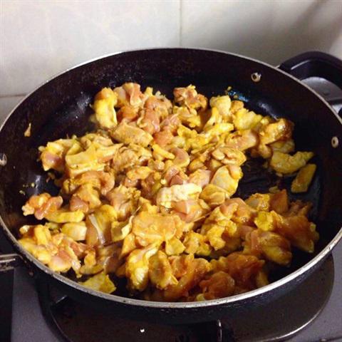 Cách làm xôi lá cẩm gà rô ti