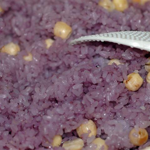 Cách làm xôi lá cẩm hạt sen