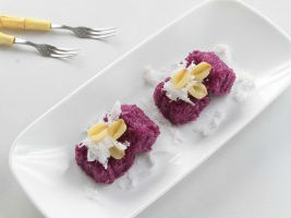 Xôi lá cẩm hạt sen