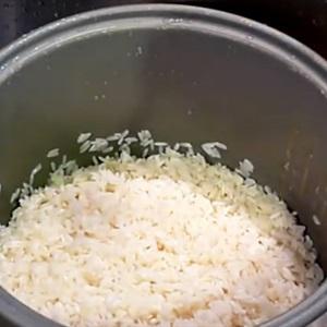 Cách làm xôi lá dứa hạt sen