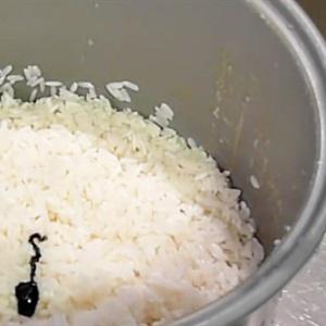 Cách làm xôi lá dứa hạt sen