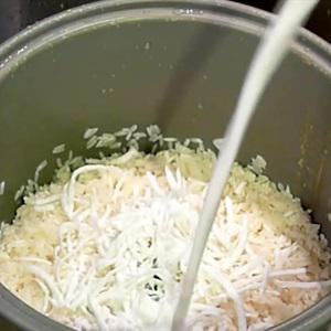 Cách làm xôi lá dứa hạt sen