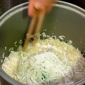 Cách làm xôi lá dứa hạt sen