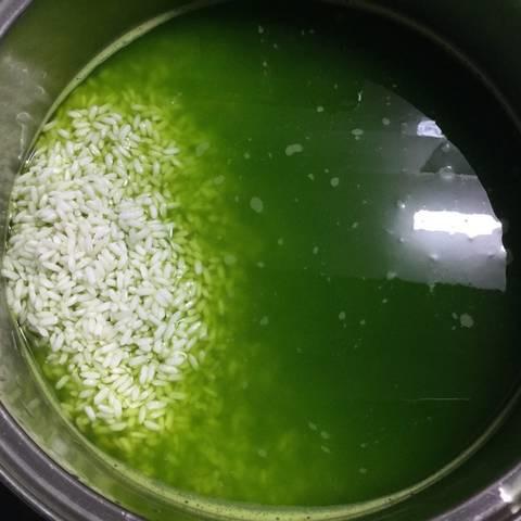 Cách làm xôi lá dứa cánh gà