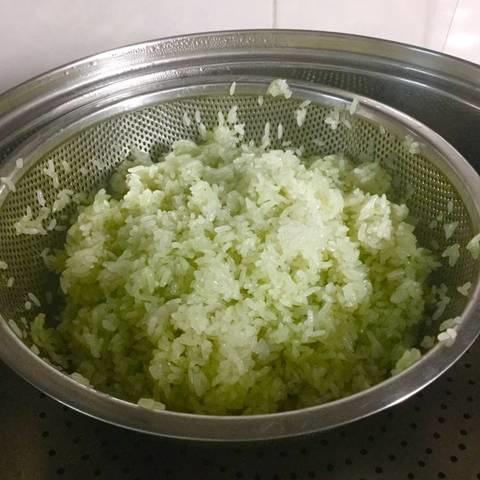 Cách làm xôi lá dứa cánh gà