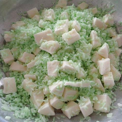 Cách làm xôi lá dứa khoai mì