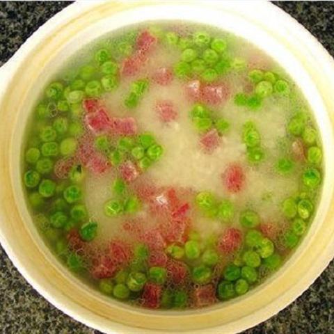 Cách làm xôi lạp xưởng đậu Hà Lan