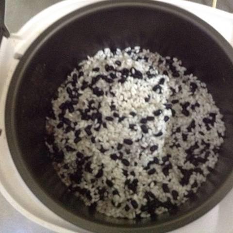 Cách làm xôi nấu đậu đen