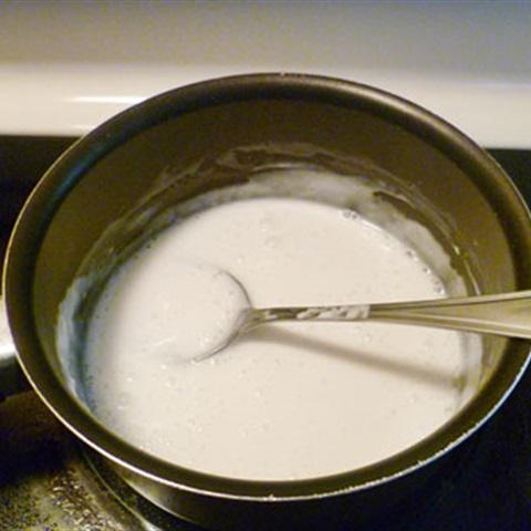 Cách làm xôi nếp cẩm kẹp bánh tráng ngọt