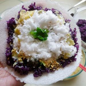 Cách làm xôi nếp cẩm kẹp bánh tráng ngọt