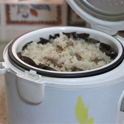 Cách làm xôi sườn nấu bằng nồi cơm điện