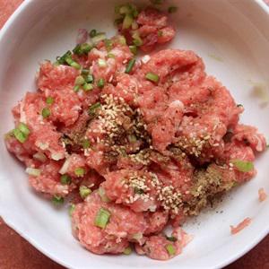 Cách làm xôi viên thịt hấp