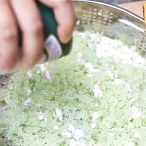 Cách làm xôi xoài lá dứa