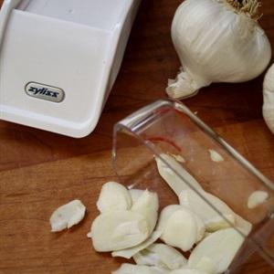 Cách làm xúc xích bò nướng cà chua