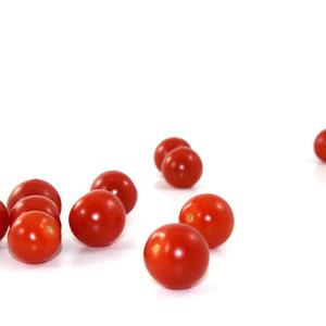 Cách làm xúc xích bò nướng cà chua