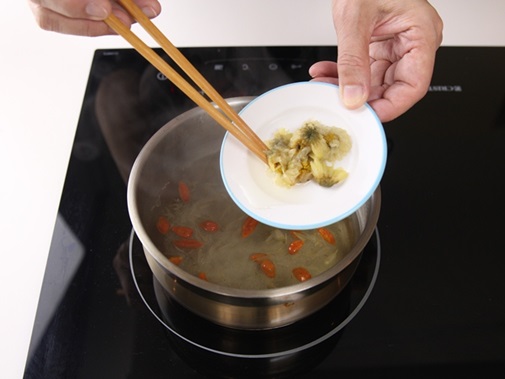 Xúc xích ngô chiên độc đáo, thơm ngon