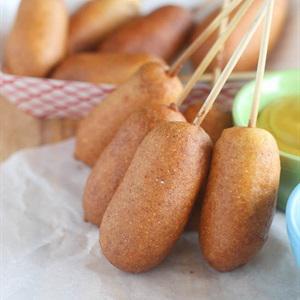 Cách làm xúc xích tẩm bột bắp