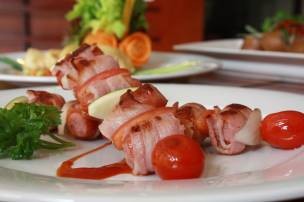 Xúc xích thịt hun khói