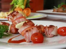 Xúc xích thịt hun khói