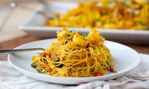 Xúc xích xào cay kiểu Hàn thơm nức mũi