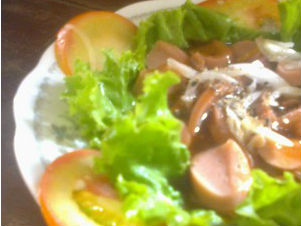 Xúc xích xào chua ngọt