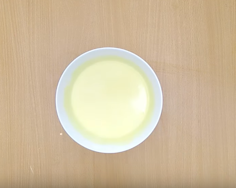 Xuống bếp làm hoa bí nhồi trứng chiên giòn tan đãi cả nhà