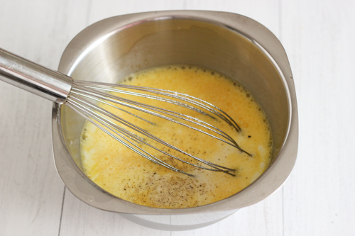 Xương bò hầm quế và rượu vang thơm ngon khó cưỡng