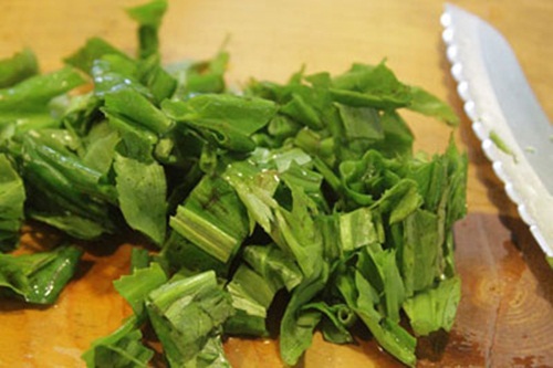 Xuýt xoa món bánh tôm lướt khoai lang chiên giòn rụm vàng ươm