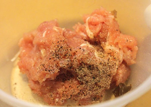 Xuýt xoa món bánh tôm lướt khoai lang chiên giòn rụm vàng ươm